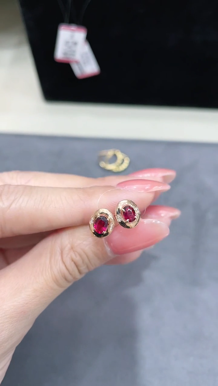 【闪购商品】碧玺耳饰18K金镶嵌·