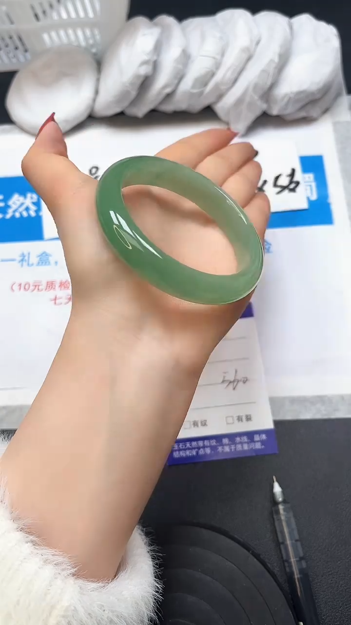 【闪购商品】石英质玉手镯未镶嵌101