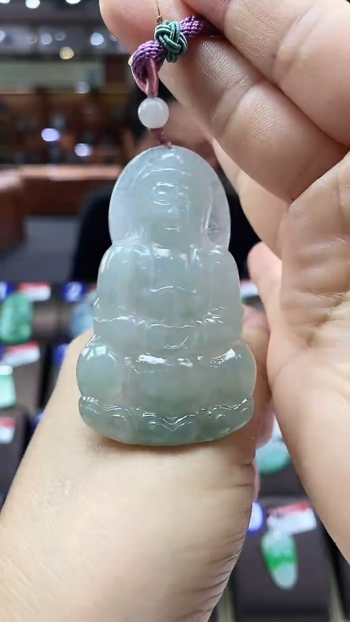 翡翠未镶嵌颈饰观音