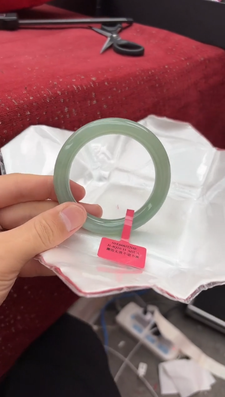 【闪购商品】翡翠手镯（圆镯）未镶嵌1手镯