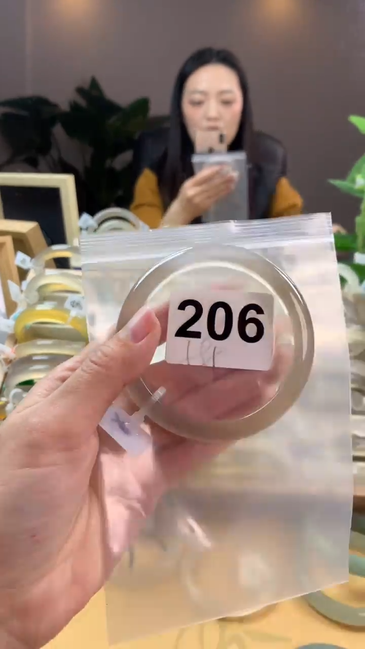 【闪购商品】玛瑙/玉髓手镯未镶嵌206