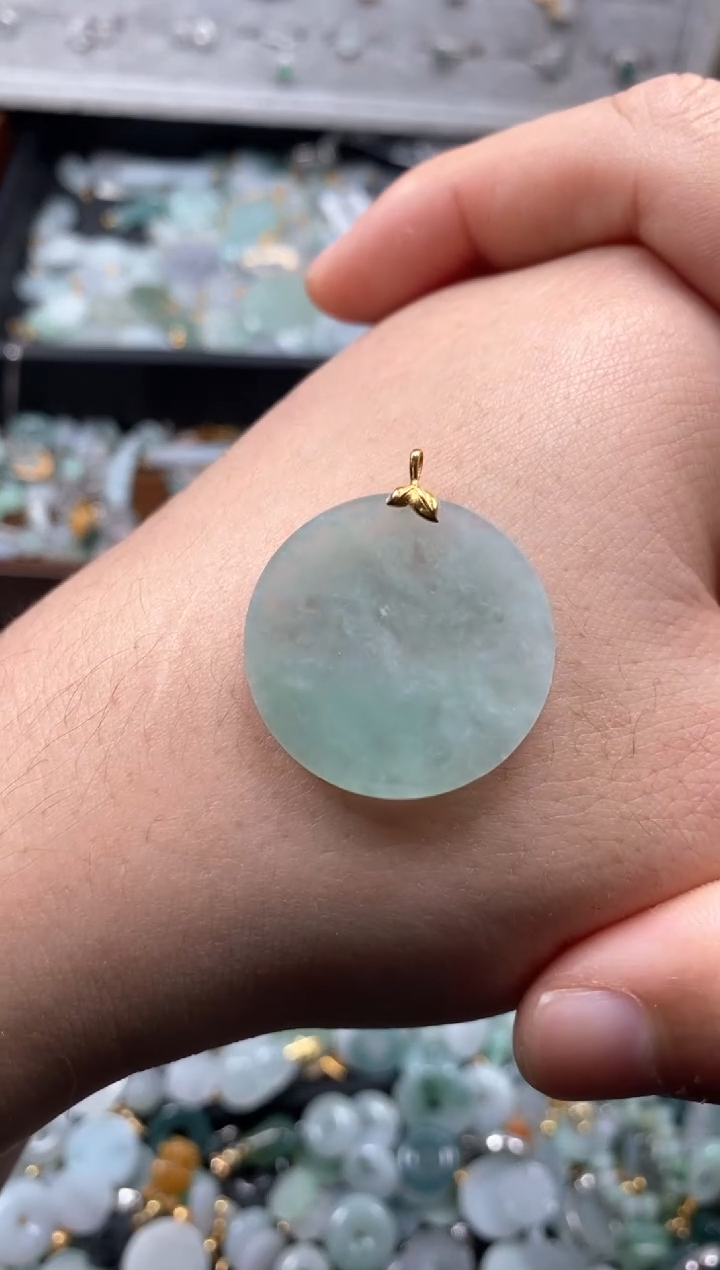 【闪购商品】翡翠颈饰未镶嵌哥哥