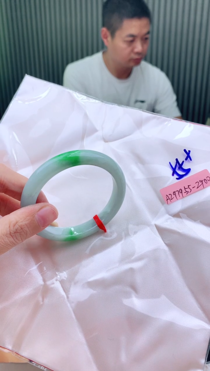 未镶嵌手镯翡翠55