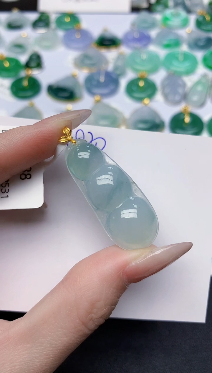 颈饰18K金镶嵌翡翠天然缅甸A货翡翠百元以上9元证书费自理