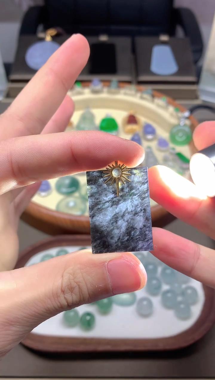 【闪购商品】翡翠颈饰18K金镶嵌挂件