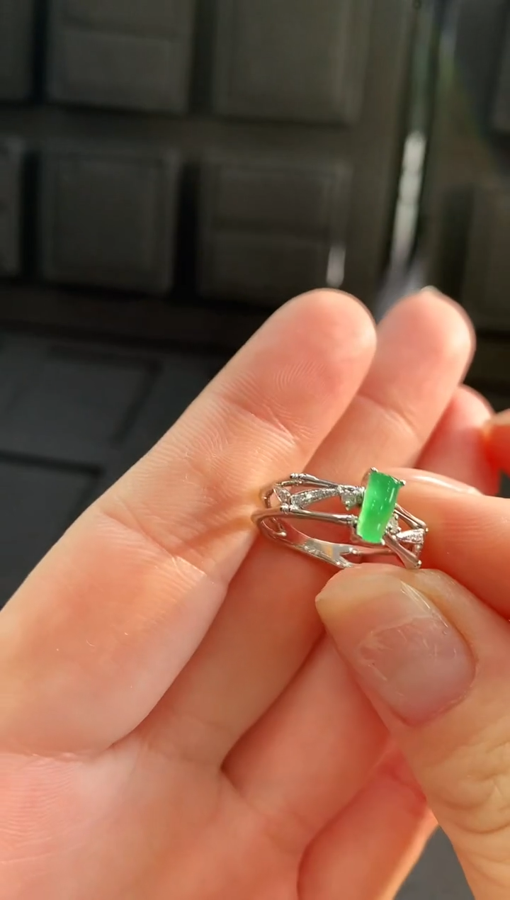 【闪购商品】翡翠戒指18K金镶嵌戒指