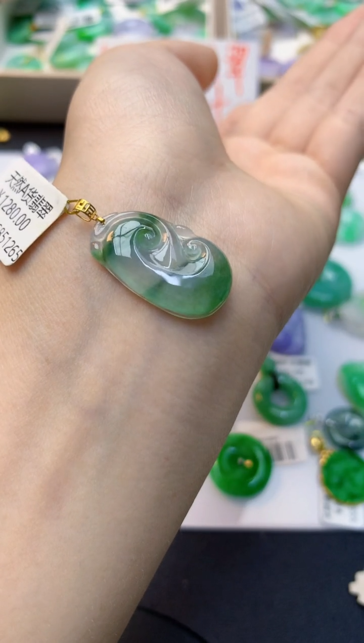 颈饰18K金镶嵌翡翠天然缅甸A货翡翠百元以上9元证书费自理