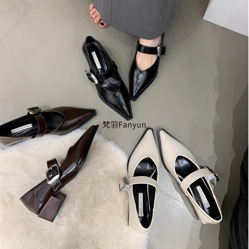 英伦风尖头玛丽珍单鞋女2025春季新款韩版时尚复古浅口粗跟小皮鞋