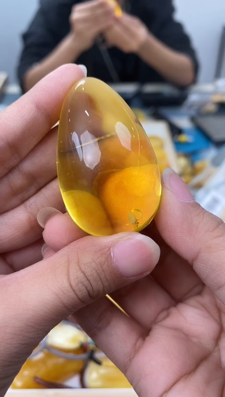 【闪购商品】琥珀裸石未镶嵌天然琥珀蜜蜡水滴