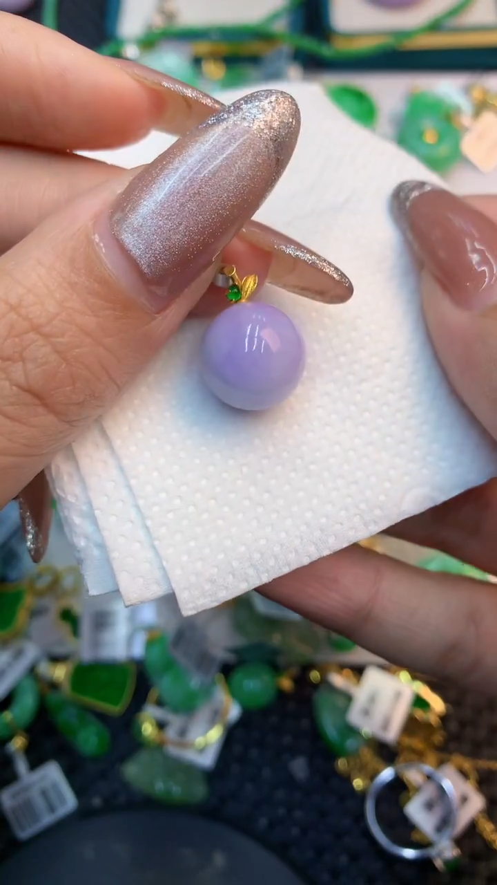 颈饰18K金镶嵌翡翠1