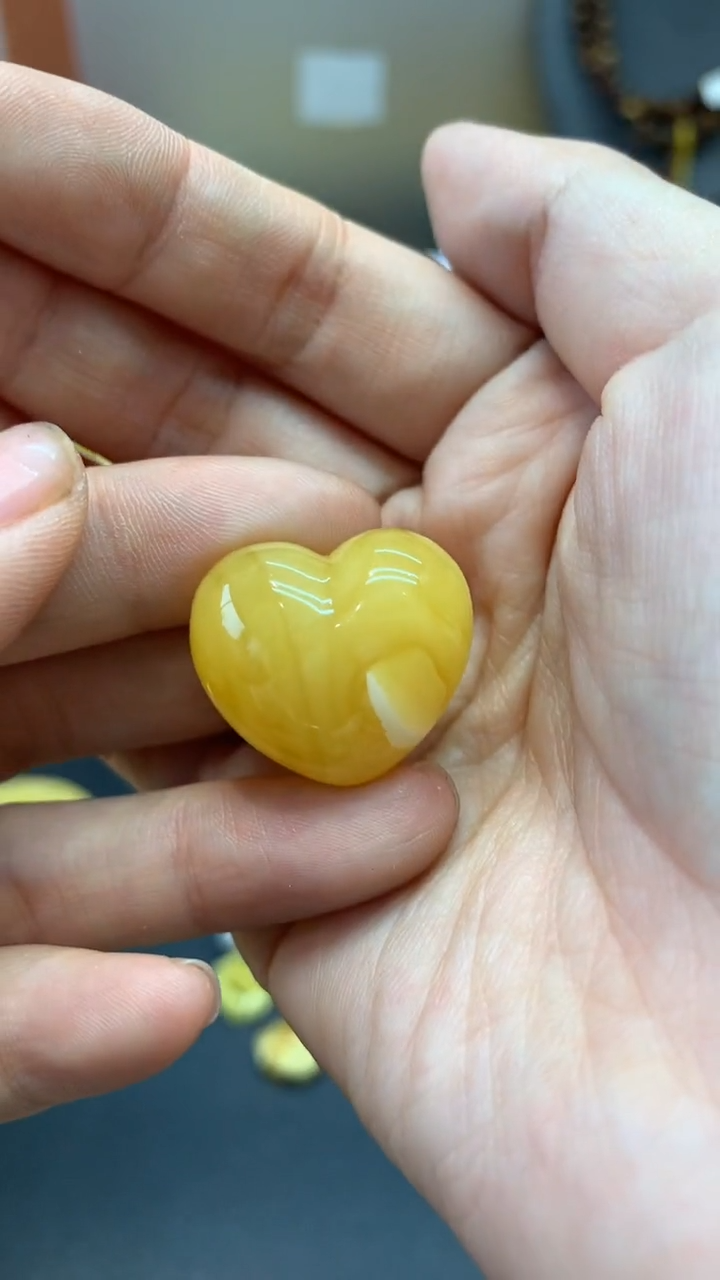 【闪购商品】未镶嵌琥珀珠宝奇石2537