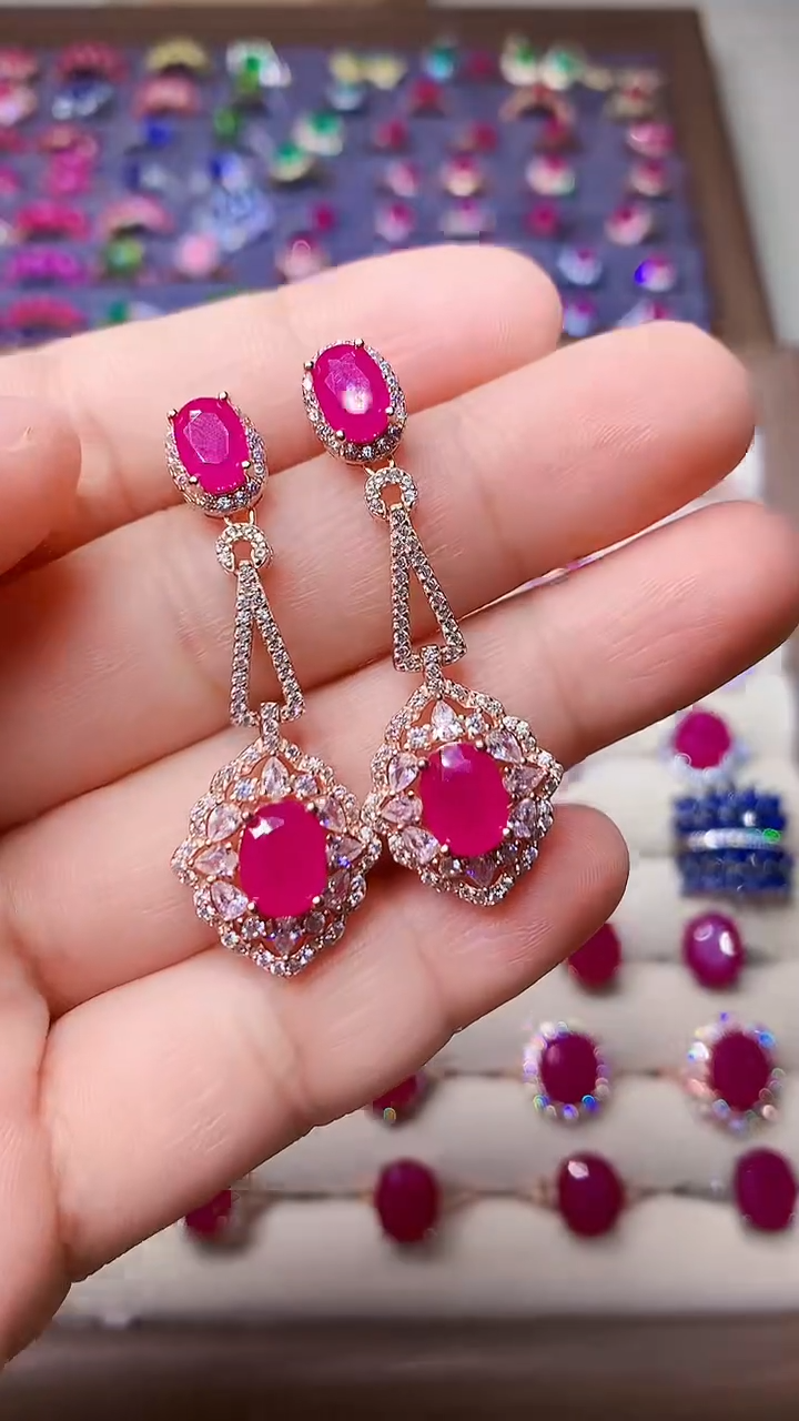 【闪购商品】耳饰银S925镶嵌红宝石....