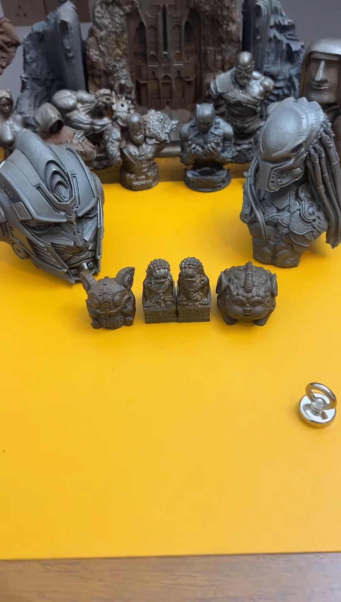 金属凹*实心铁艺--6.5京狮一对