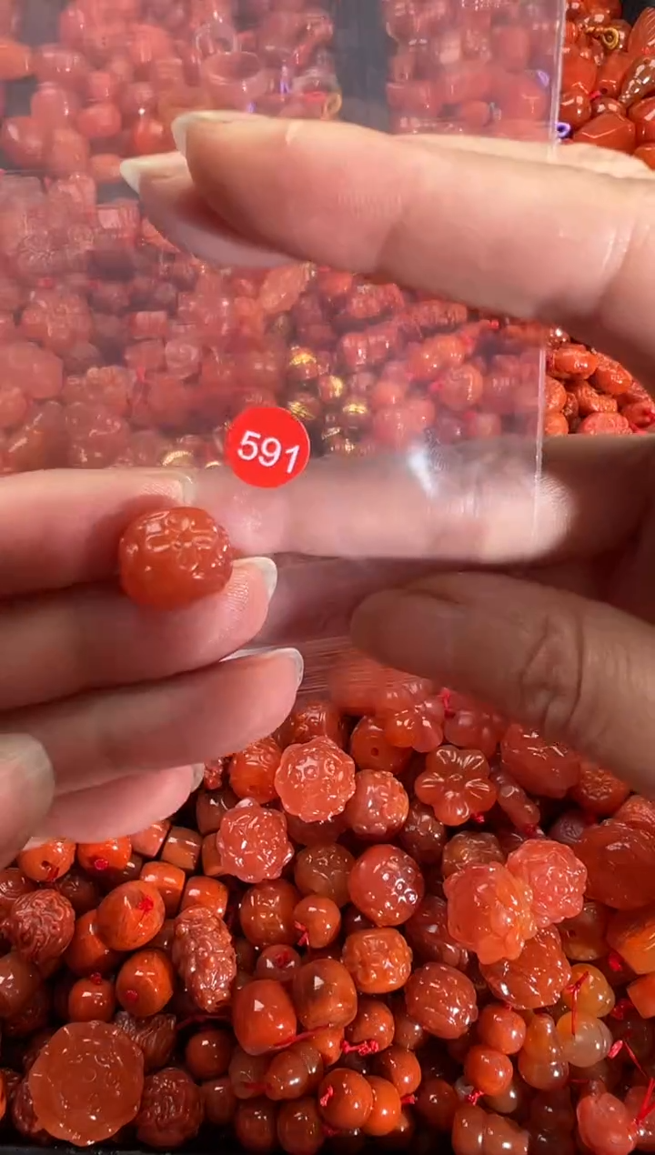 【闪购商品】南红玛瑙颈饰未镶嵌1