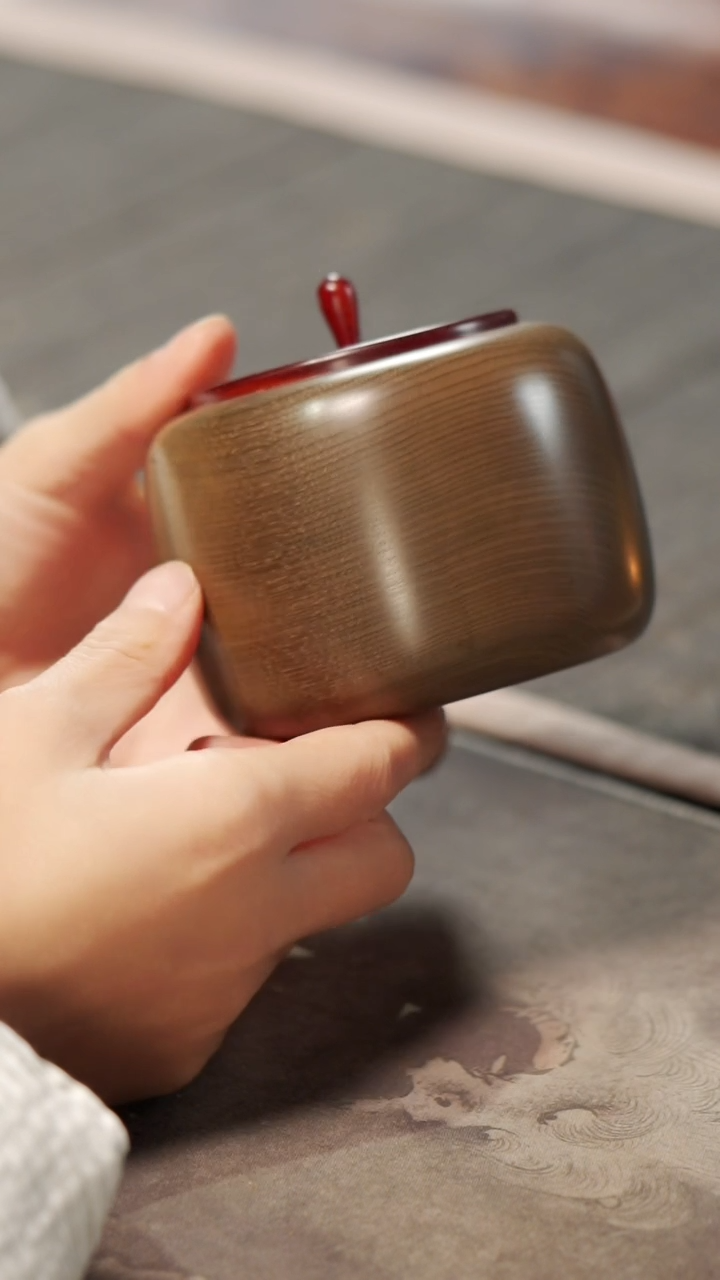 【闪购商品】金丝楠木雕685茶仓茶叶罐