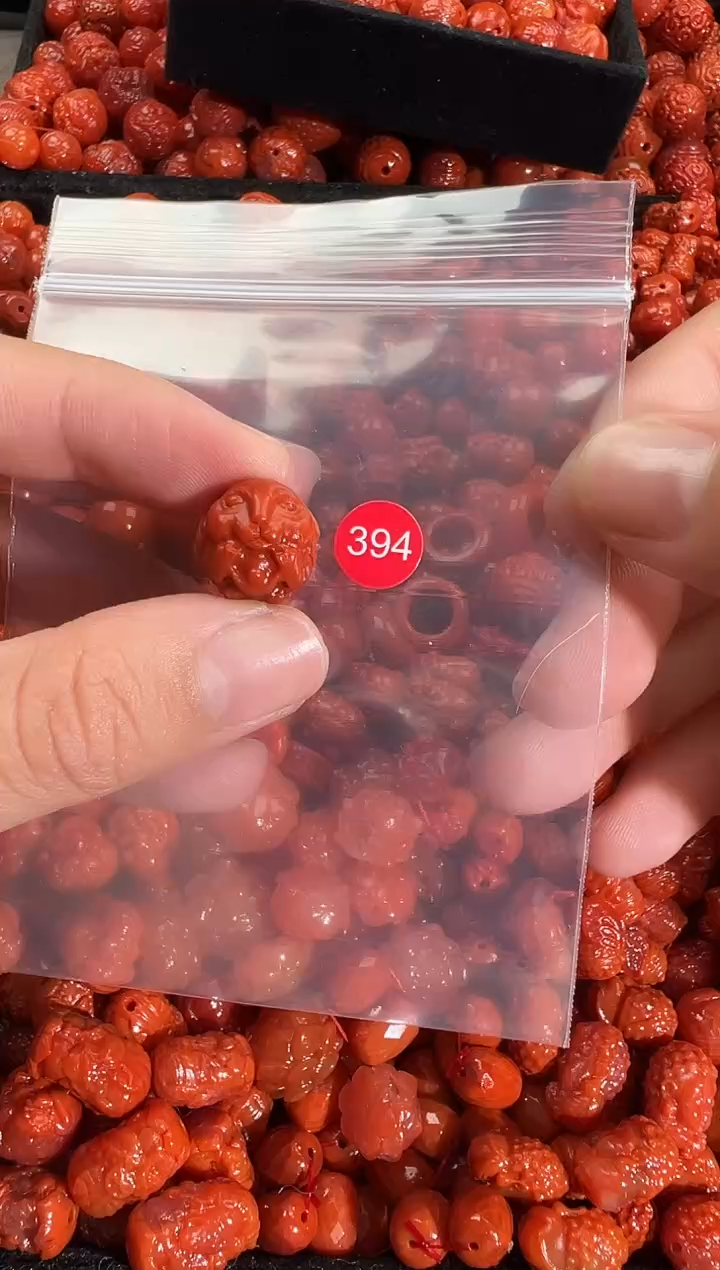 颈饰未镶嵌南红玛瑙1