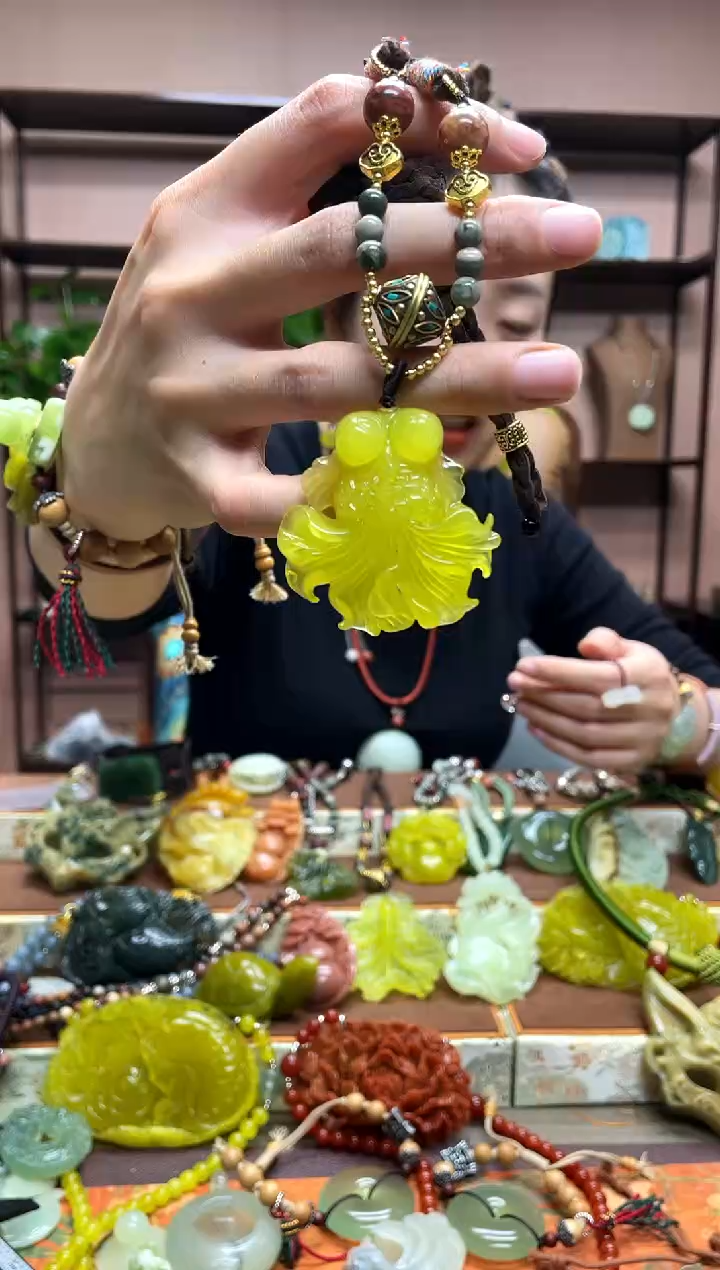 未镶嵌岫玉吊坠·