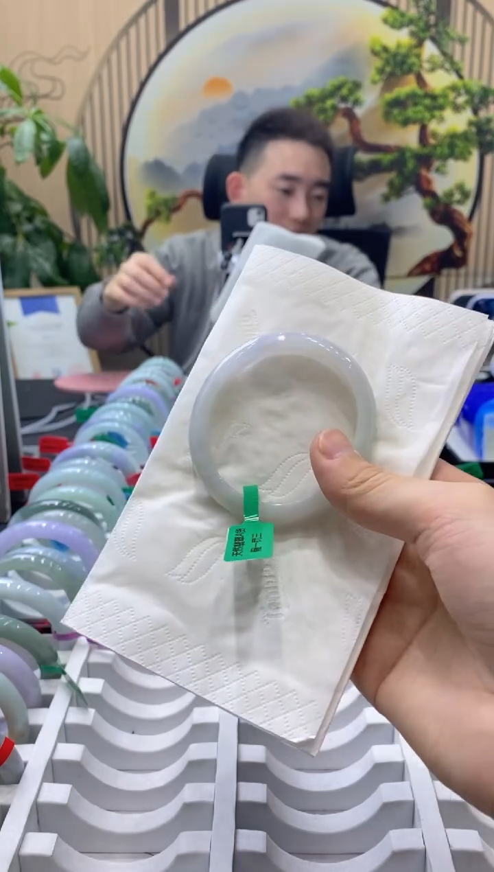 【闪购商品】翡翠手镯未镶嵌000013363