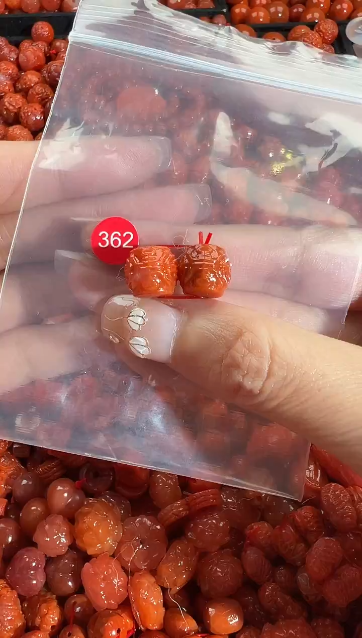 颈饰未镶嵌南红玛瑙1