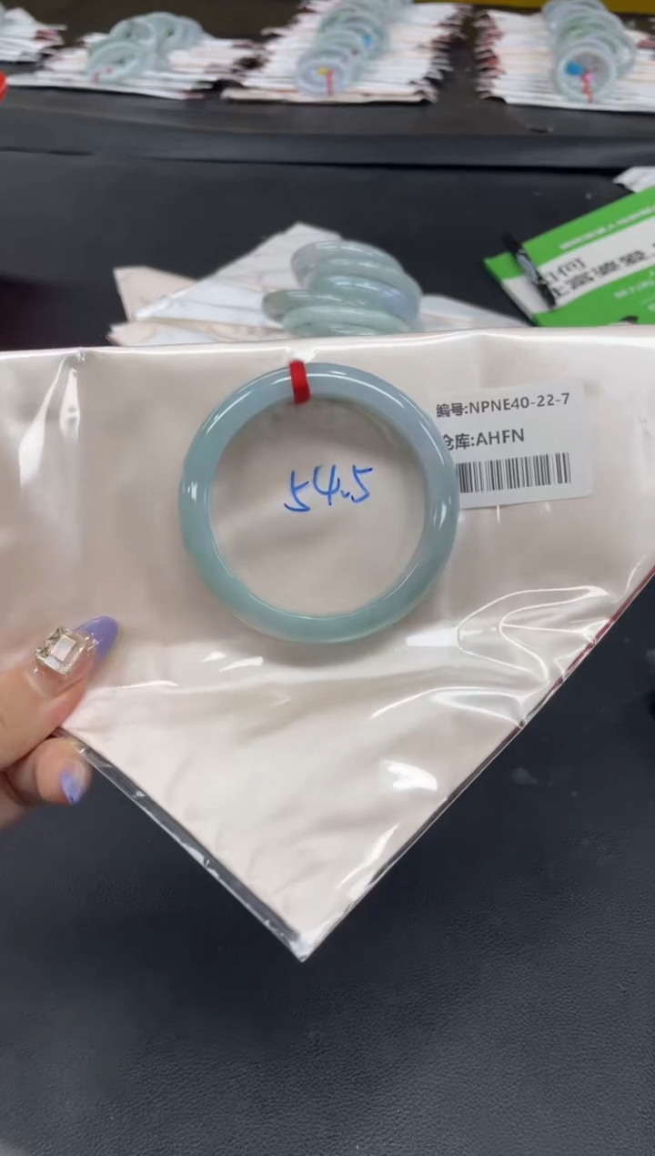 未镶嵌手镯翡翠翡翠手镯