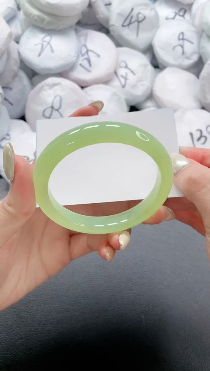 【闪购商品】石英质玉手镯未镶嵌 8L52-58