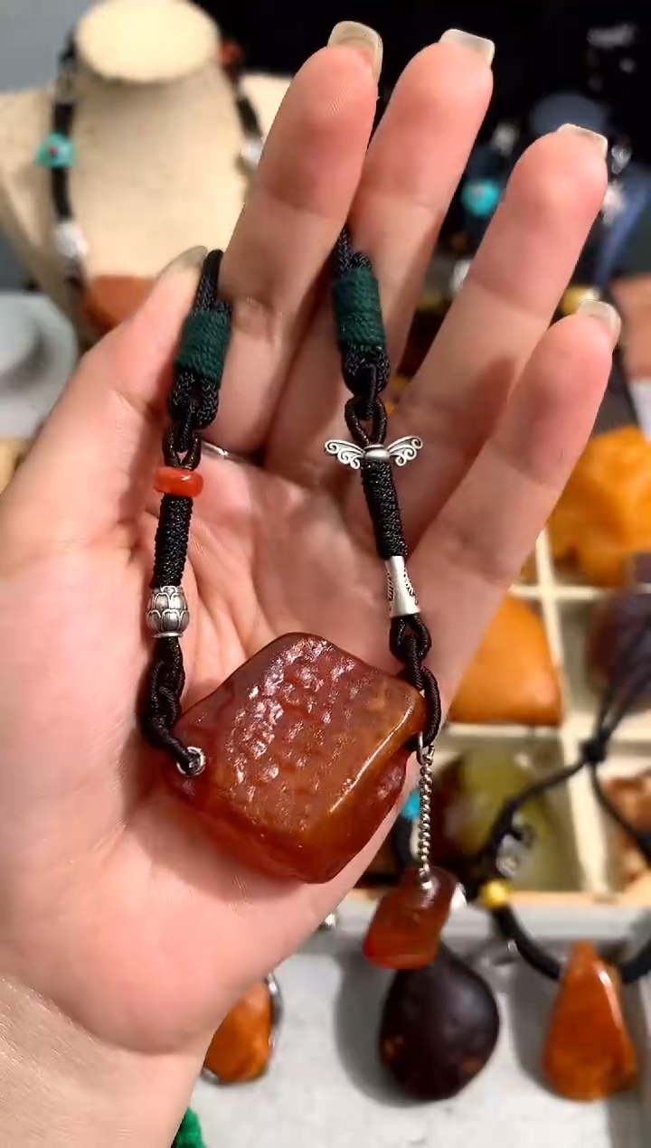 【闪购商品】蜜蜡裸石未镶嵌似玉