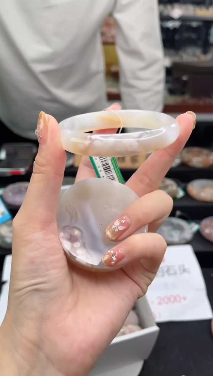 【闪购商品】石英质玉手镯未镶嵌57圈口（不退不换）1572140