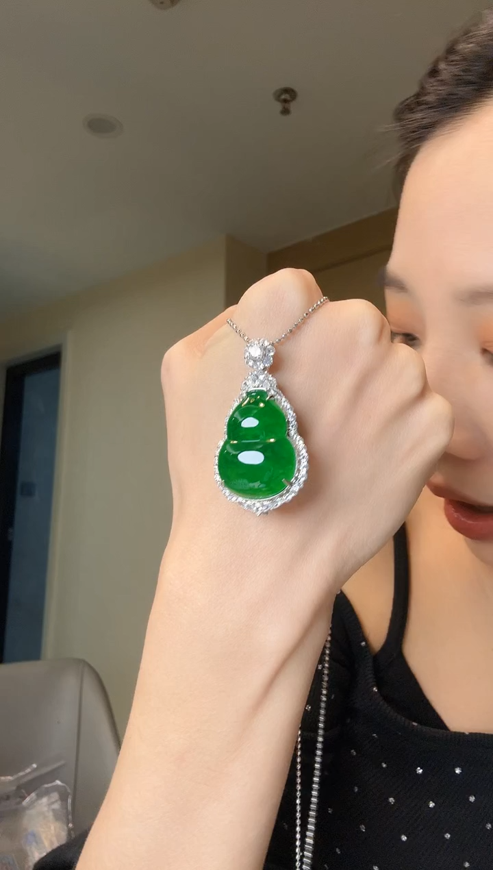【闪购商品】翡翠吊坠(不含链)银S925镶嵌天然翡翠吊坠