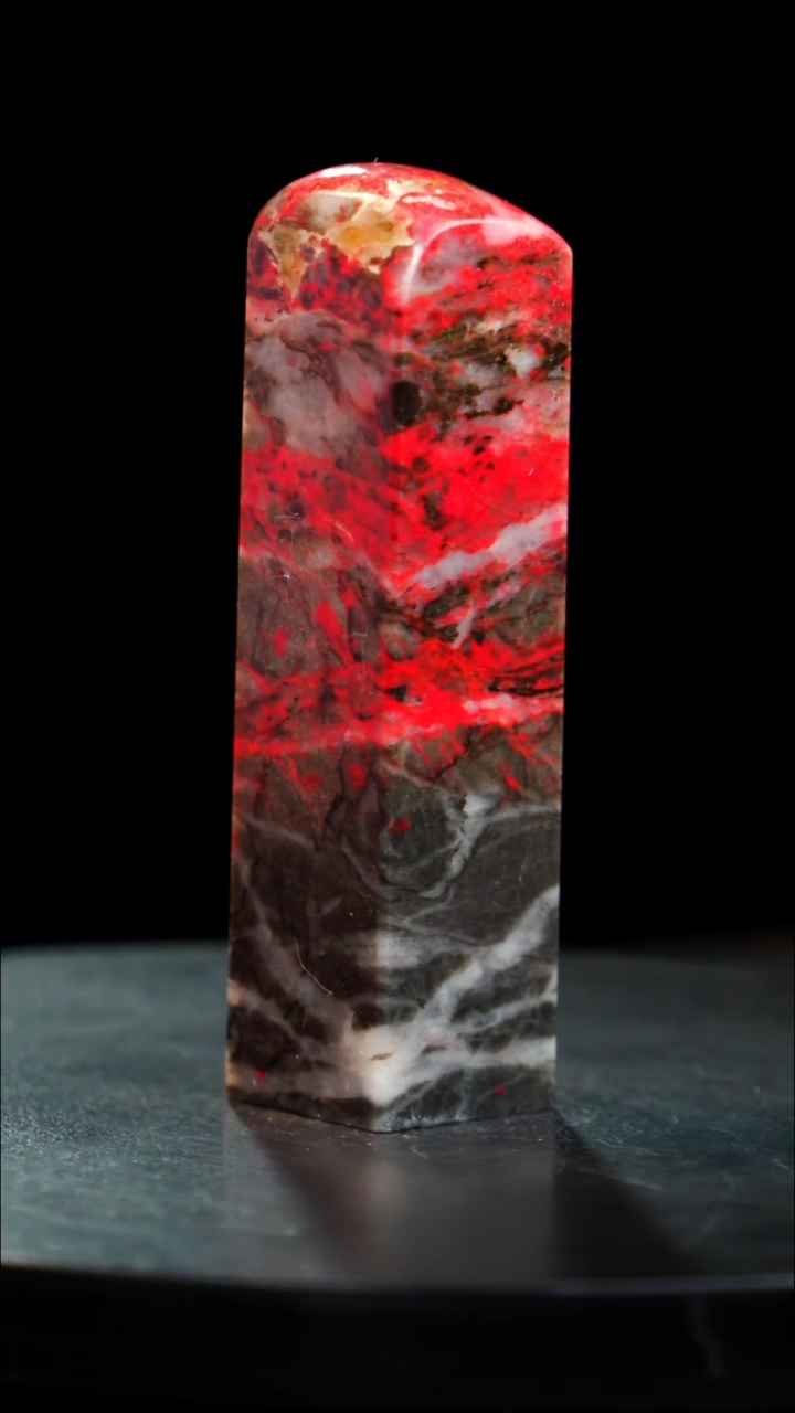 鸡血石刘关张鸡血石