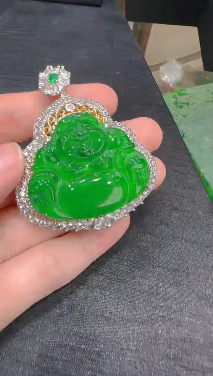 【闪购商品】翡翠吊坠(赠链)银S925镶嵌天然翡翠A货多样性发一件