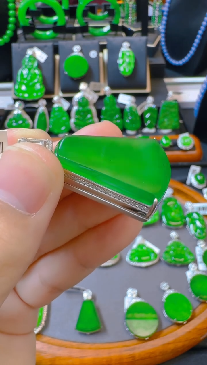 吊坠(赠链)银S925镶嵌翡翠天然A货翡翠