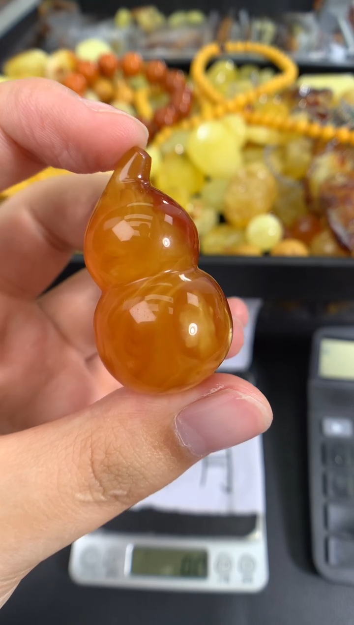 蜜蜡未镶嵌珠宝奇石1