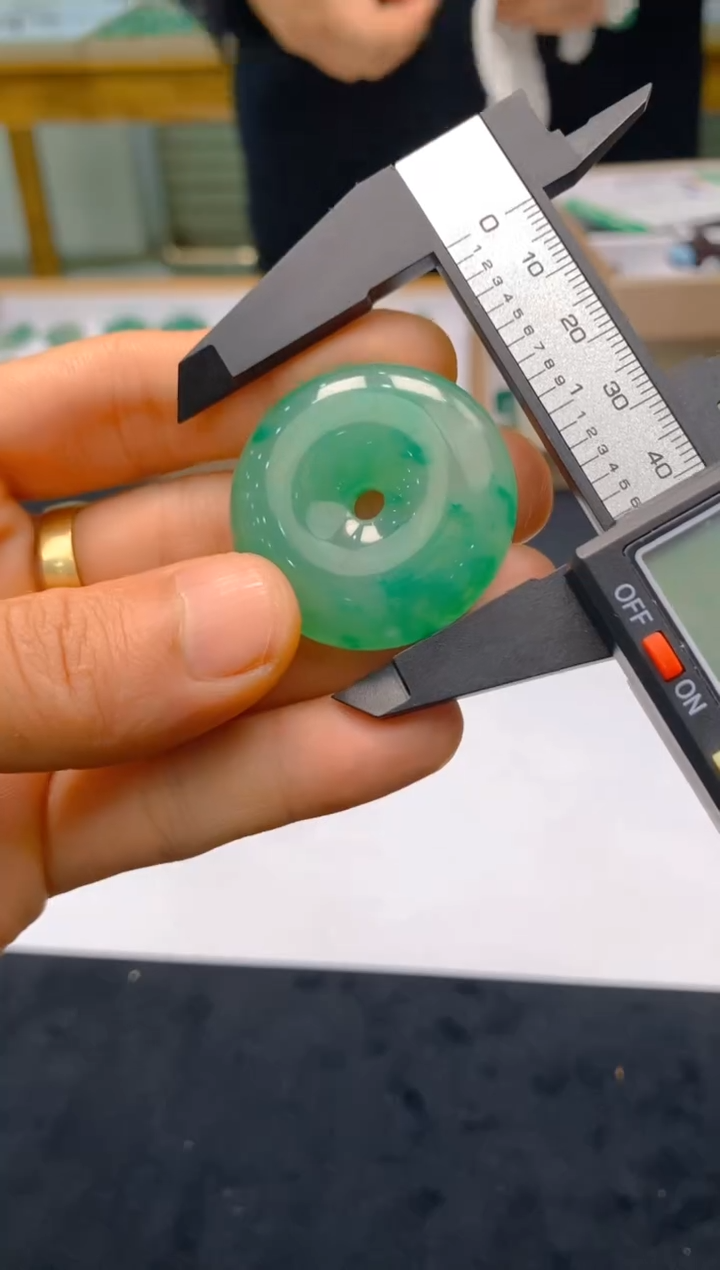 【闪购商品】石英质玉颈饰未镶嵌冰美人非洲翠75