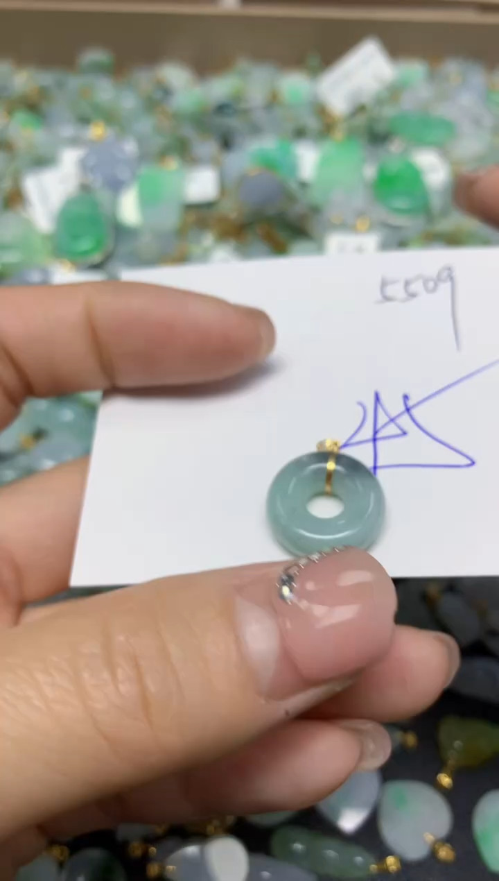 【闪购商品】翡翠挂件18K金镶嵌 天然翡翠A货