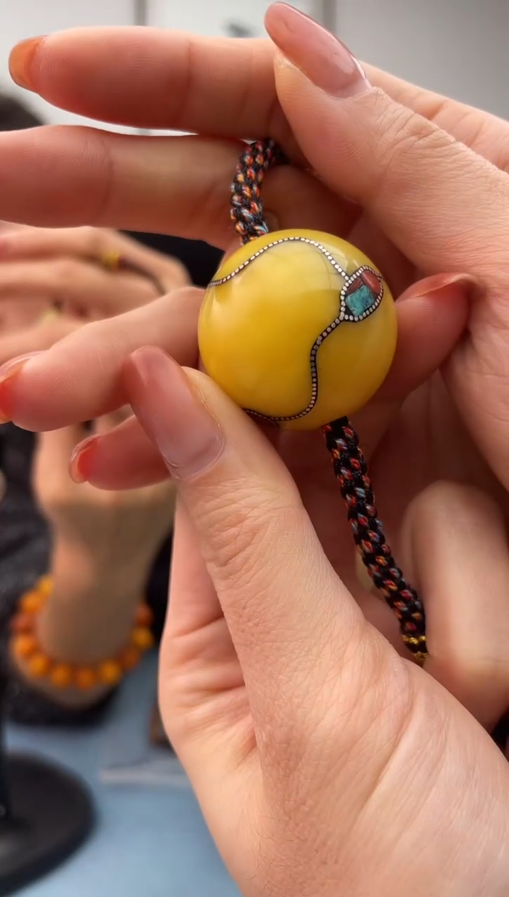 【闪购商品】蜜蜡珠宝奇石未镶嵌，假一罚十配绳14.29