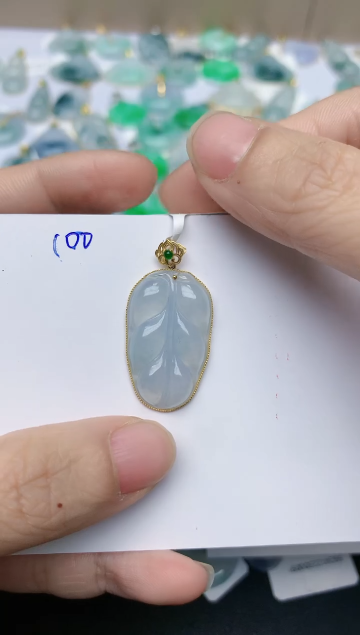 【闪购商品】翡翠颈饰18K金镶嵌天然翡翠A货    100