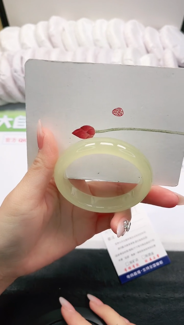 【闪购商品】石英质玉手镯未镶嵌89-55