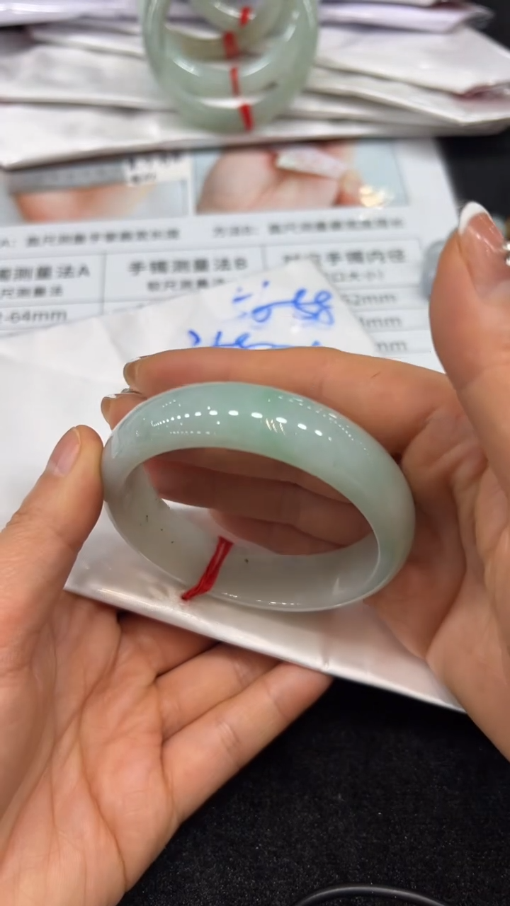 【闪购商品】翡翠手镯未镶嵌正圈宽版乌鸡56-58买断价不退换