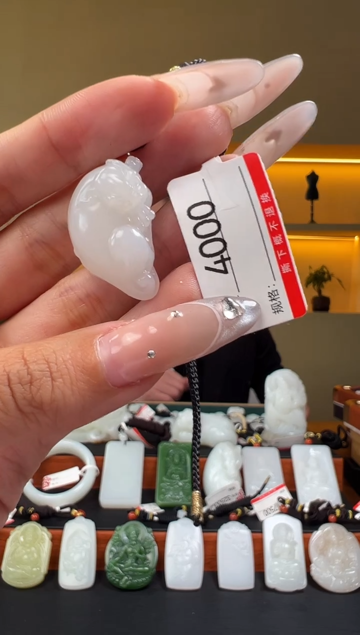 颈饰未镶嵌和田玉1