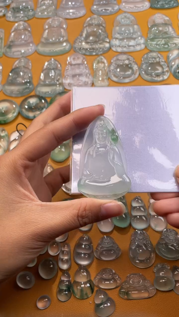 【闪购商品】翡翠吊坠(不含链)未镶嵌观音