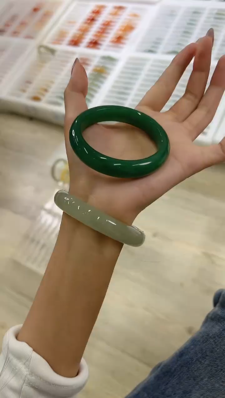 未镶嵌手镯石英质玉125-53D