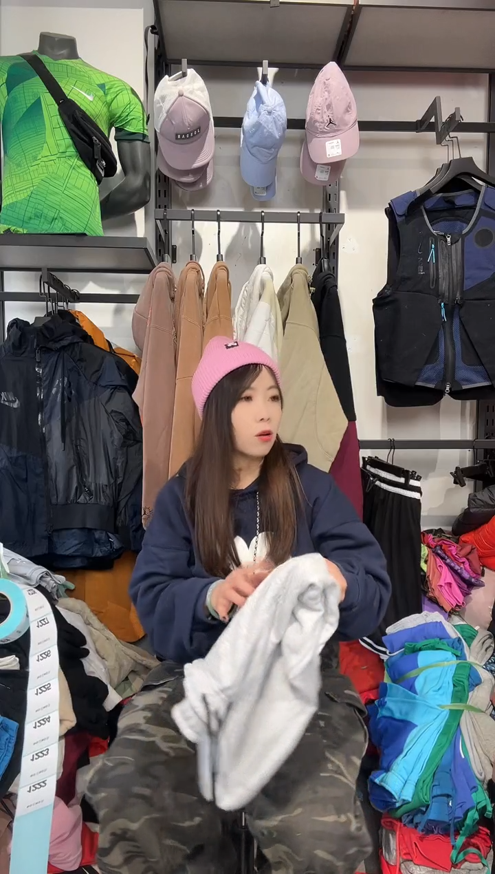 狂***子1221编码 瑕疵款直播间过款为准 尺码   身高