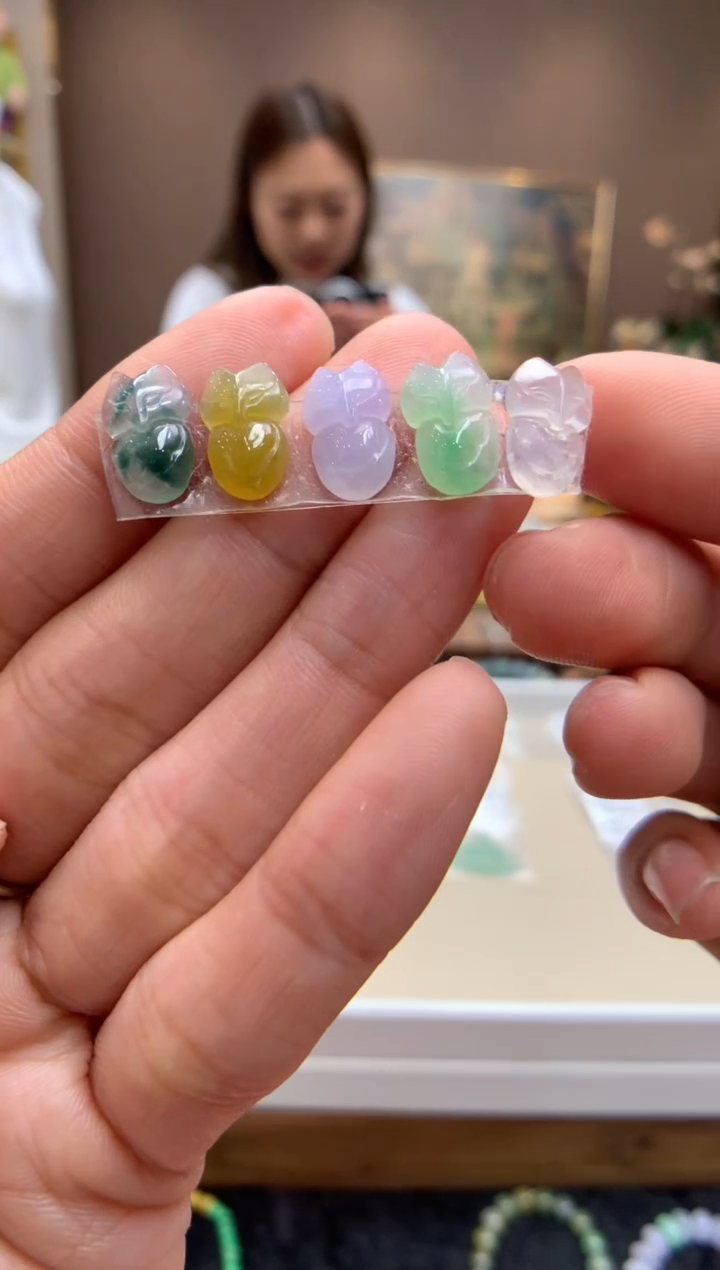 【闪购商品】翡翠颈饰未镶嵌葫芦