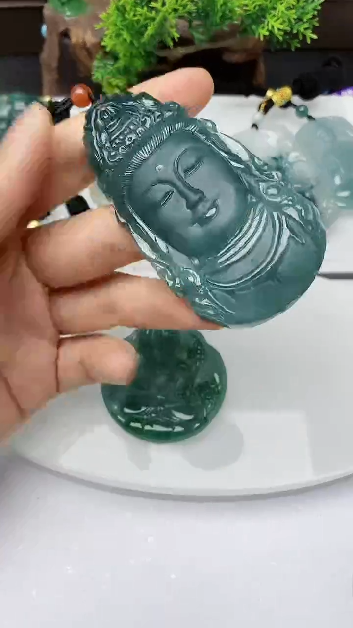 【闪购商品】翡翠颈饰未镶嵌        