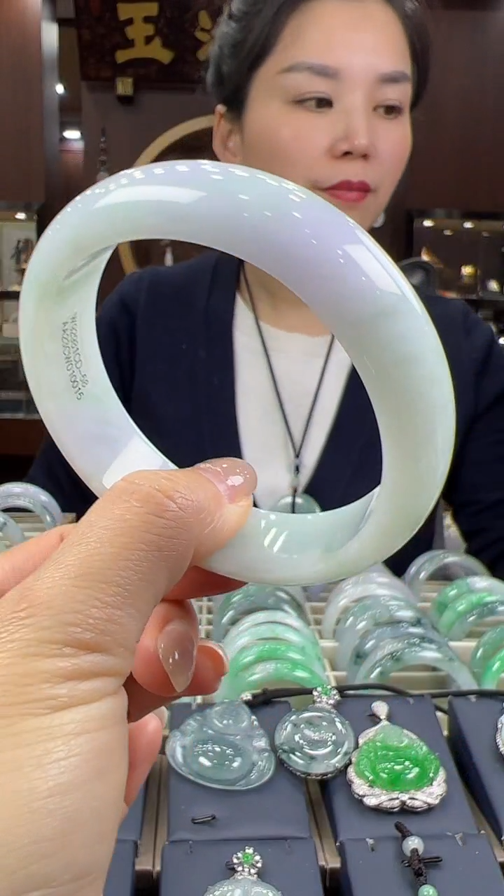 【闪购商品】翡翠手镯未镶嵌手镯