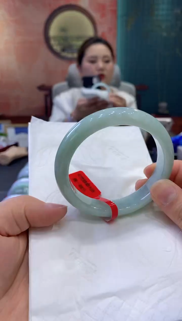 【闪购商品】翡翠手镯未镶嵌多人0008588