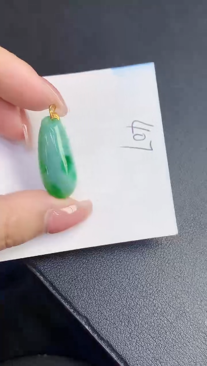 翡翠18K金镶嵌颈饰00000000000