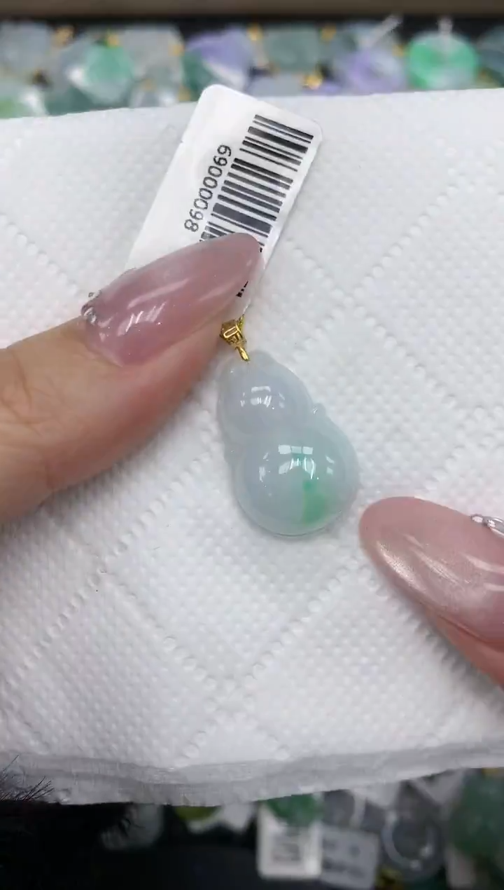 颈饰18K金镶嵌翡翠a货百元一下同包裹多件发出的只收取一单运费