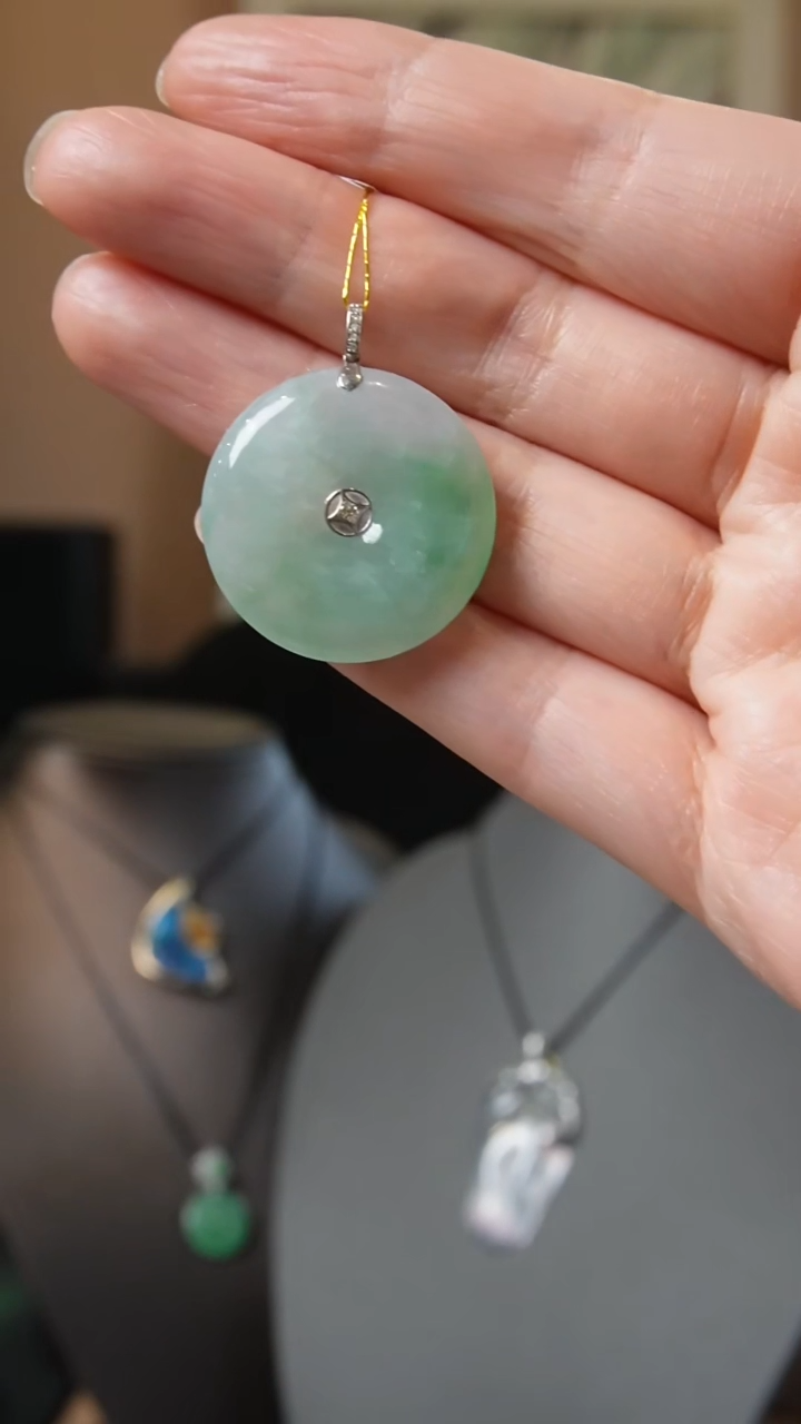 【闪购商品】翡翠吊坠(不含链)18K金镶嵌天然缅甸翡翠吊坠