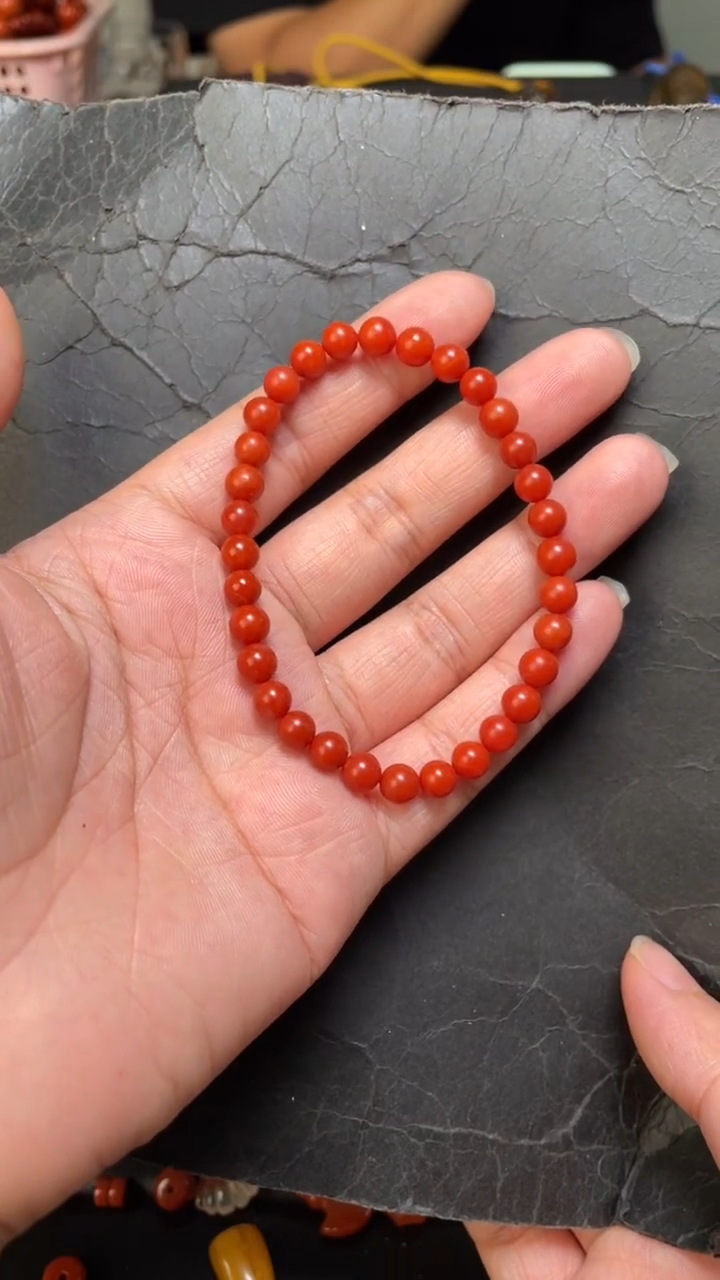 未镶嵌62南红玛瑙手串